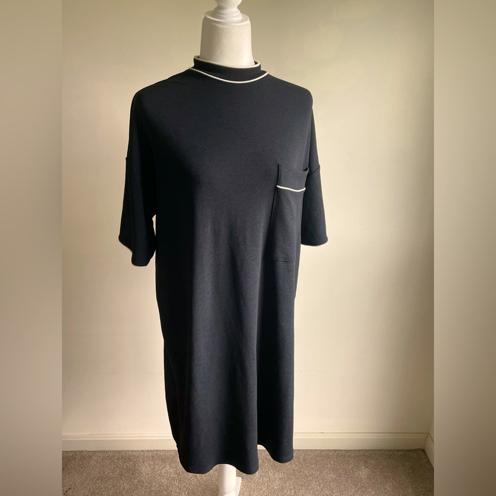 ZARA Black Dress with contrasting piping size medium. Knee Length. RN 77302